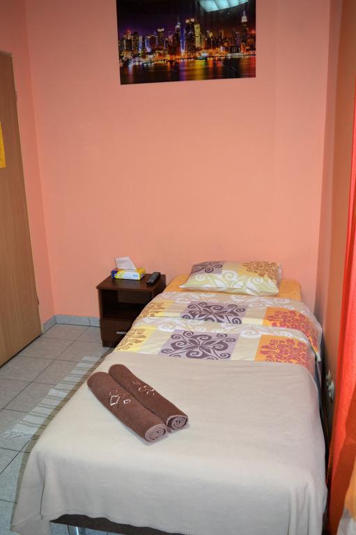 Honey Hostel Krasków Oda fotoğraf